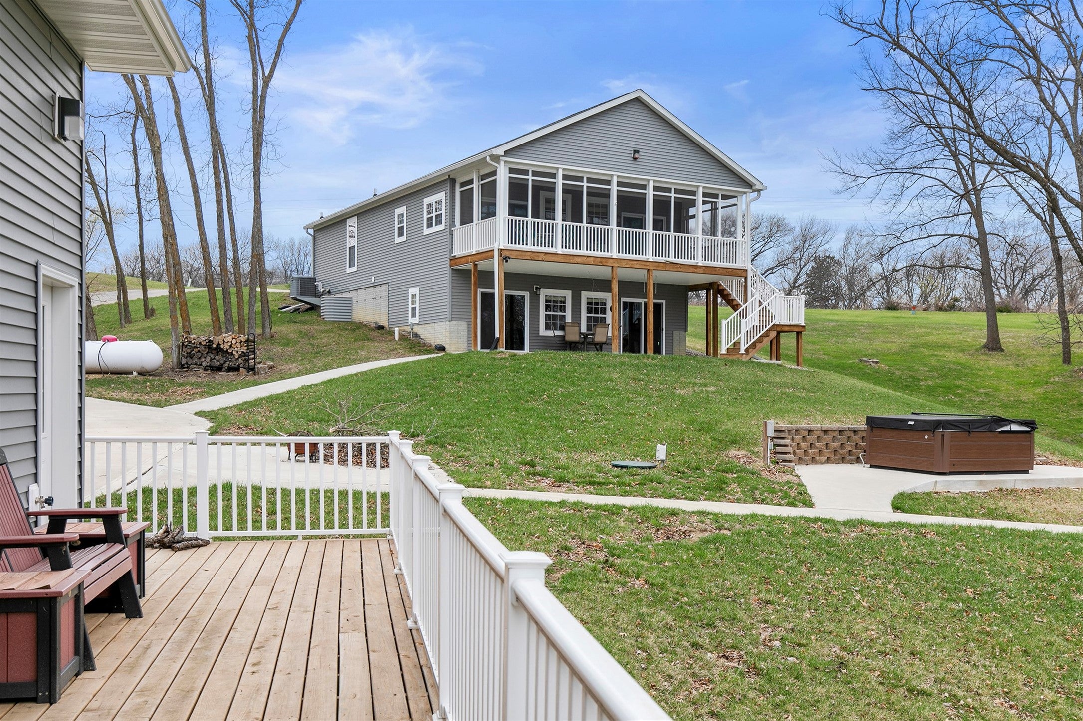 Ellston, Iowa, 50074, United States, 4 Bedrooms Bedrooms, ,3 BathroomsBathrooms,Residential,Active,1769780