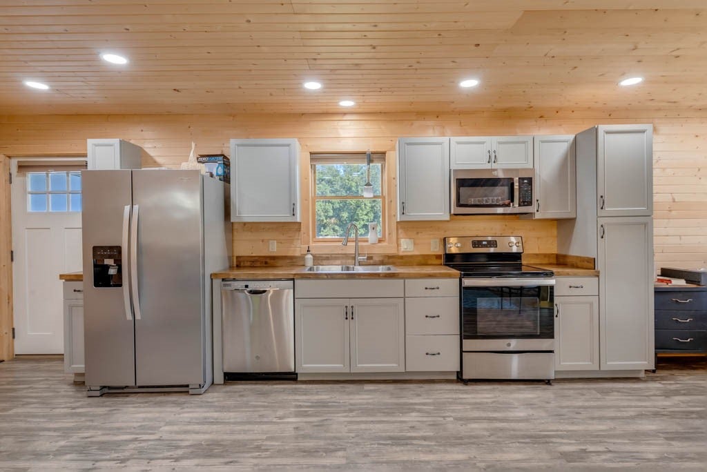 Bondurant, Iowa, 50035, United States, 5 Bedrooms Bedrooms, ,4 BathroomsBathrooms,Residential,Active,1961950