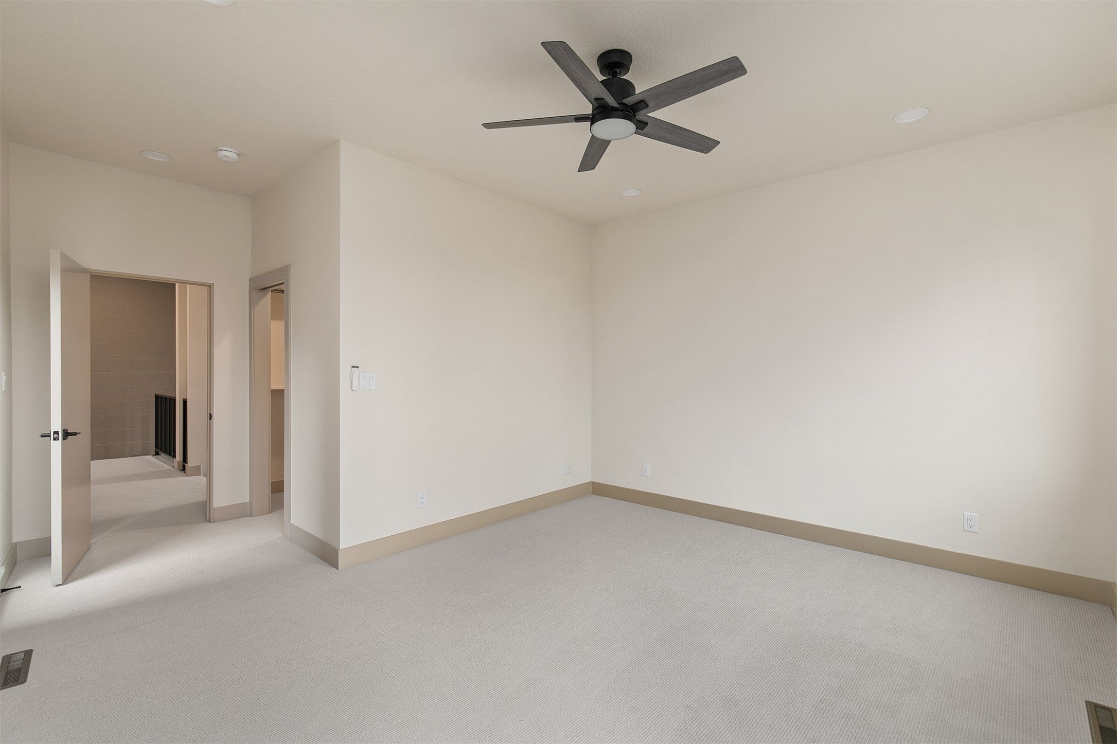 Ankeny, Iowa, 50023, United States, 5 Bedrooms Bedrooms, ,4 BathroomsBathrooms,Residential,Active,1998590