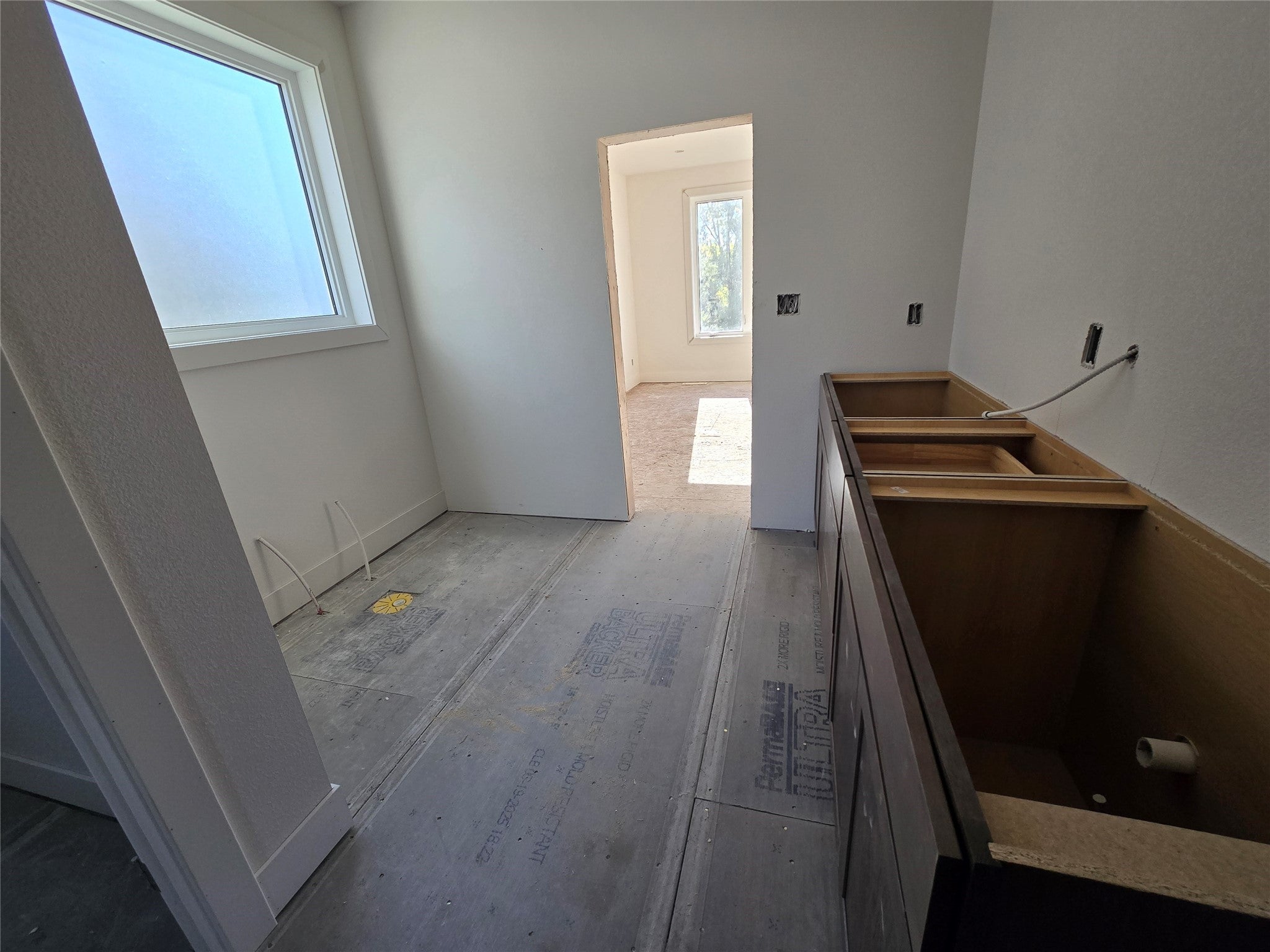 Urbandale, Iowa, 50323, United States, 6 Bedrooms Bedrooms, ,6 BathroomsBathrooms,Residential,Active,1869122