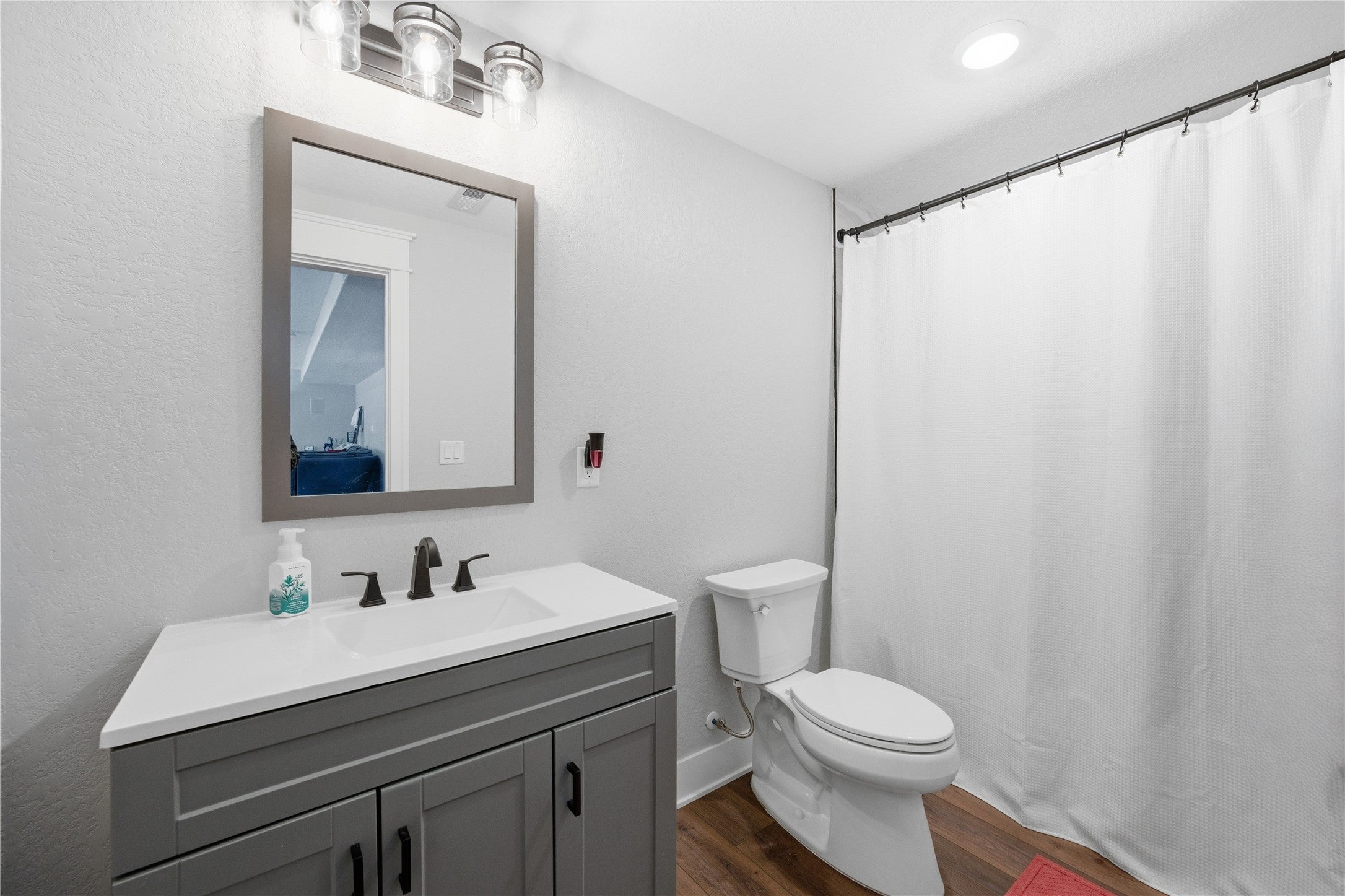 Bondurant, Iowa, 50035, United States, 5 Bedrooms Bedrooms, ,5 BathroomsBathrooms,Residential,Active,2002355