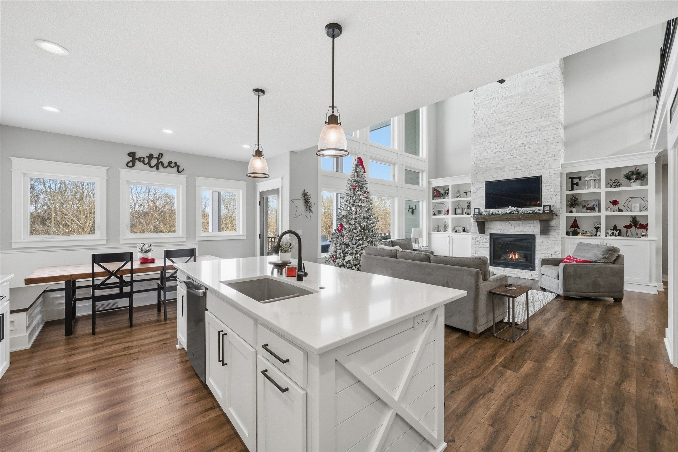 Bondurant, Iowa, 50035, United States, 5 Bedrooms Bedrooms, ,5 BathroomsBathrooms,Residential,Active,2002355