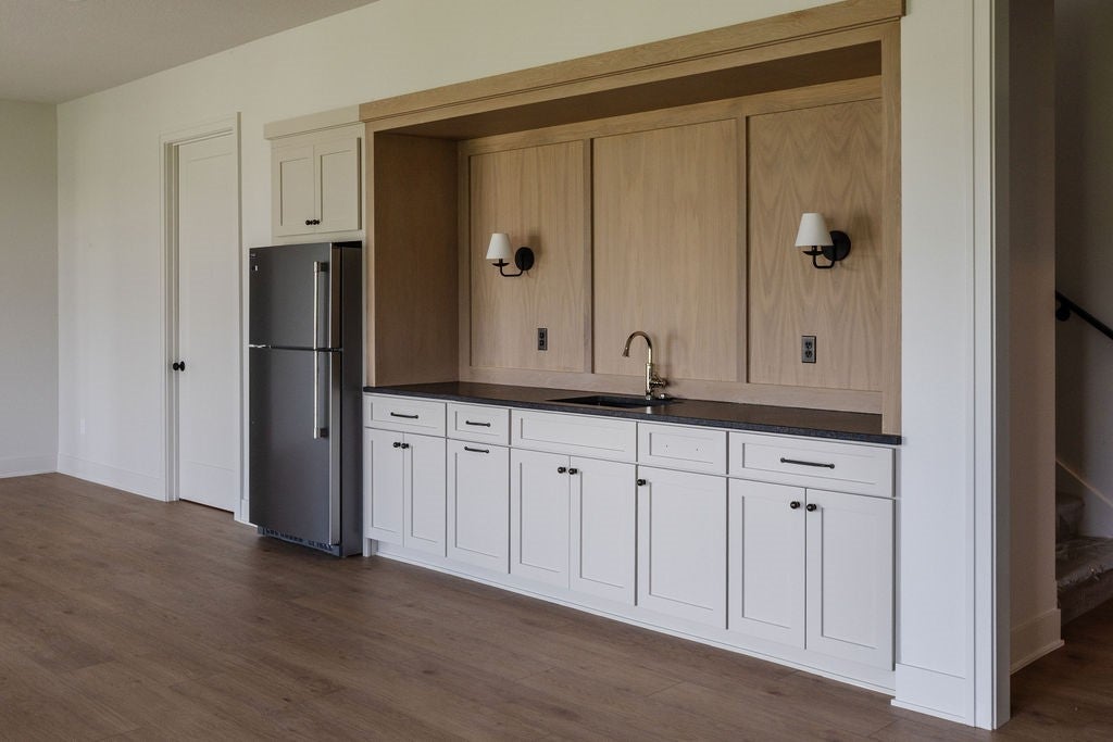 Clive, Iowa, 50325, United States, ,4 BathroomsBathrooms,Residential,Active,1769870