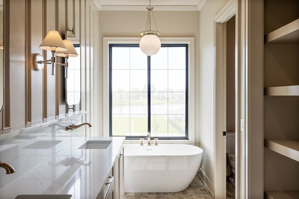 Ankeny, Iowa, 50021, United States, 4 Bedrooms Bedrooms, ,5 BathroomsBathrooms,Residential,Active,1951828