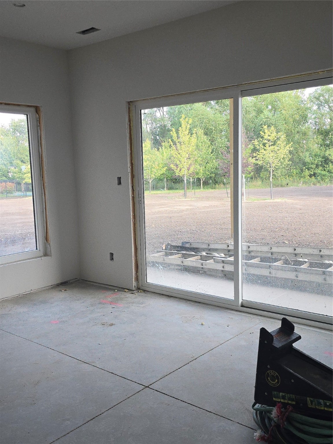 Urbandale, Iowa, 50323, United States, 6 Bedrooms Bedrooms, ,6 BathroomsBathrooms,Residential,Active,1914612