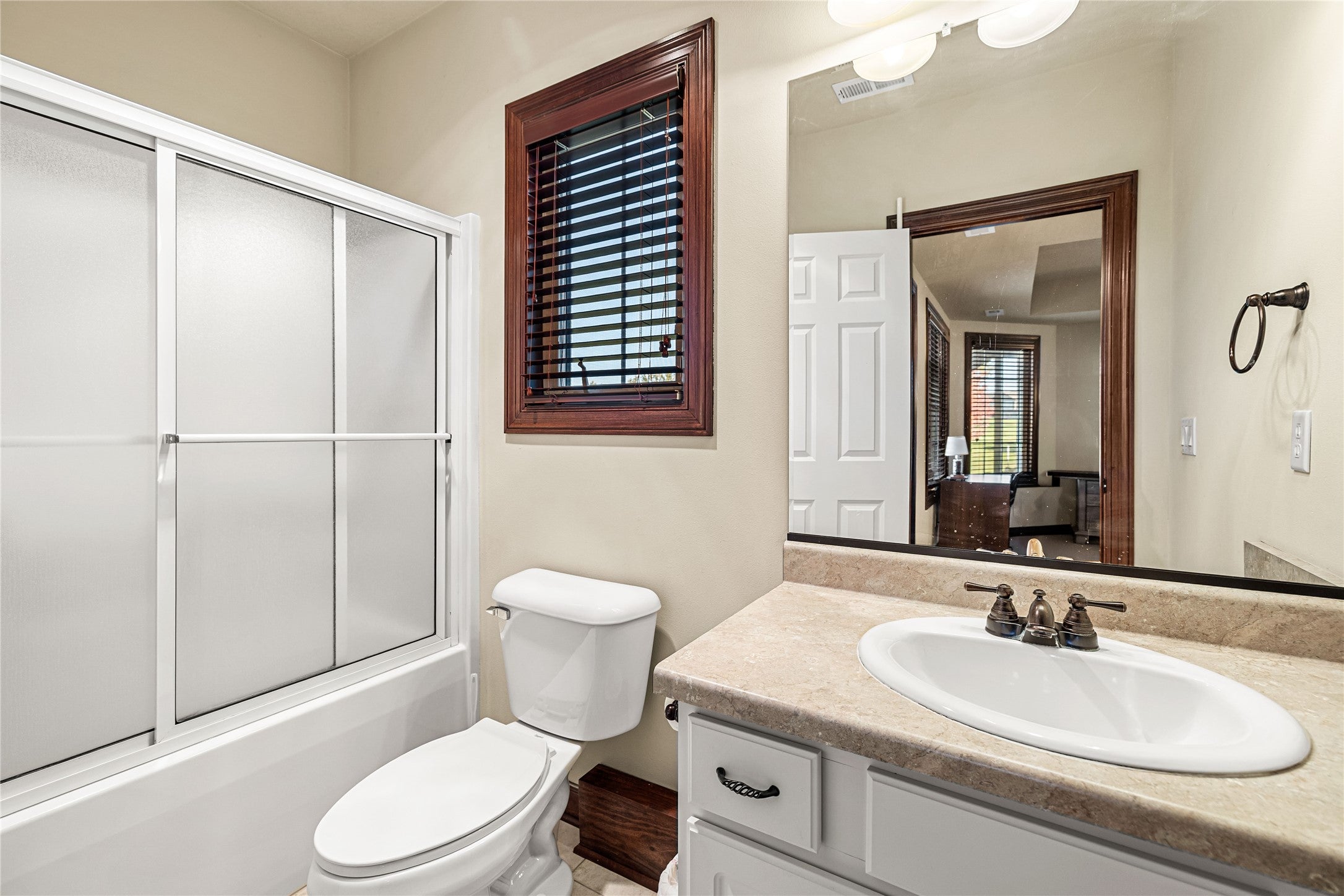 Ankeny, Iowa, 50021, United States, 5 Bedrooms Bedrooms, ,5 BathroomsBathrooms,Residential,Active,1987216