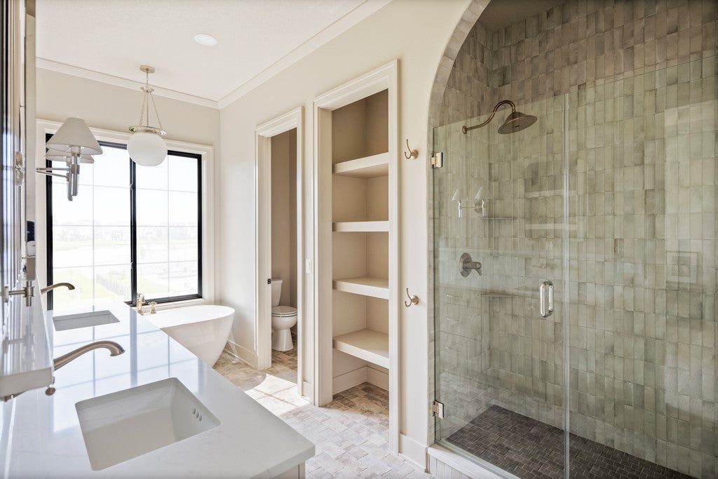 Ankeny, Iowa, 50021, United States, 4 Bedrooms Bedrooms, ,5 BathroomsBathrooms,Residential,Active,1951828