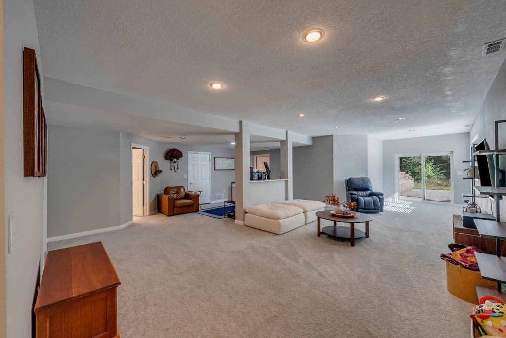 Bondurant, Iowa, 50035, United States, 5 Bedrooms Bedrooms, ,4 BathroomsBathrooms,Residential,Active,1961950