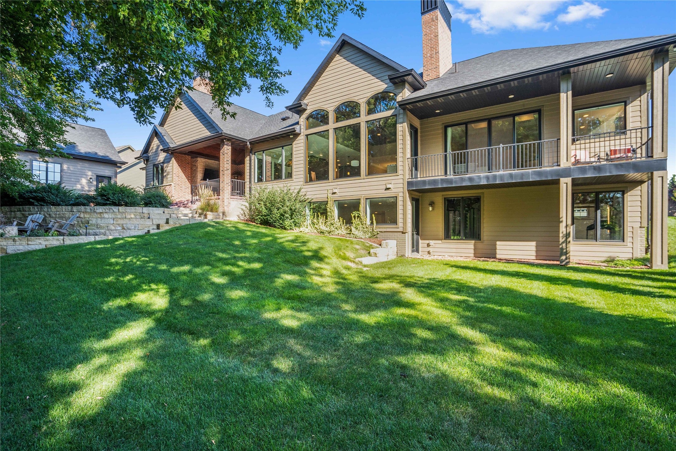 Urbandale, Iowa, 50323, United States, 5 Bedrooms Bedrooms, ,6 BathroomsBathrooms,Residential,Active,2030589