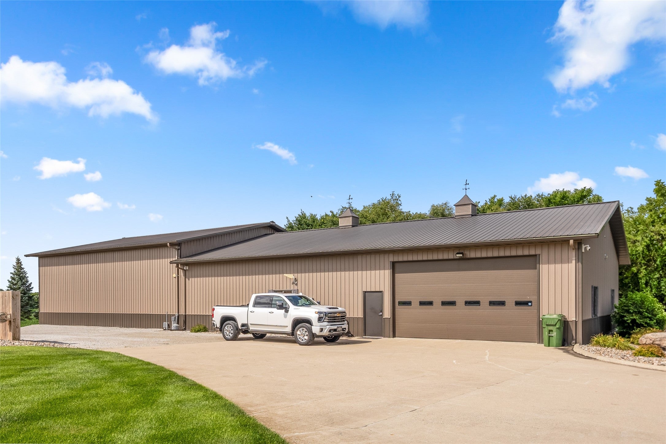 Madrid, Iowa, 50156, United States, 5 Bedrooms Bedrooms, ,6 BathroomsBathrooms,Residential,Active,1904744