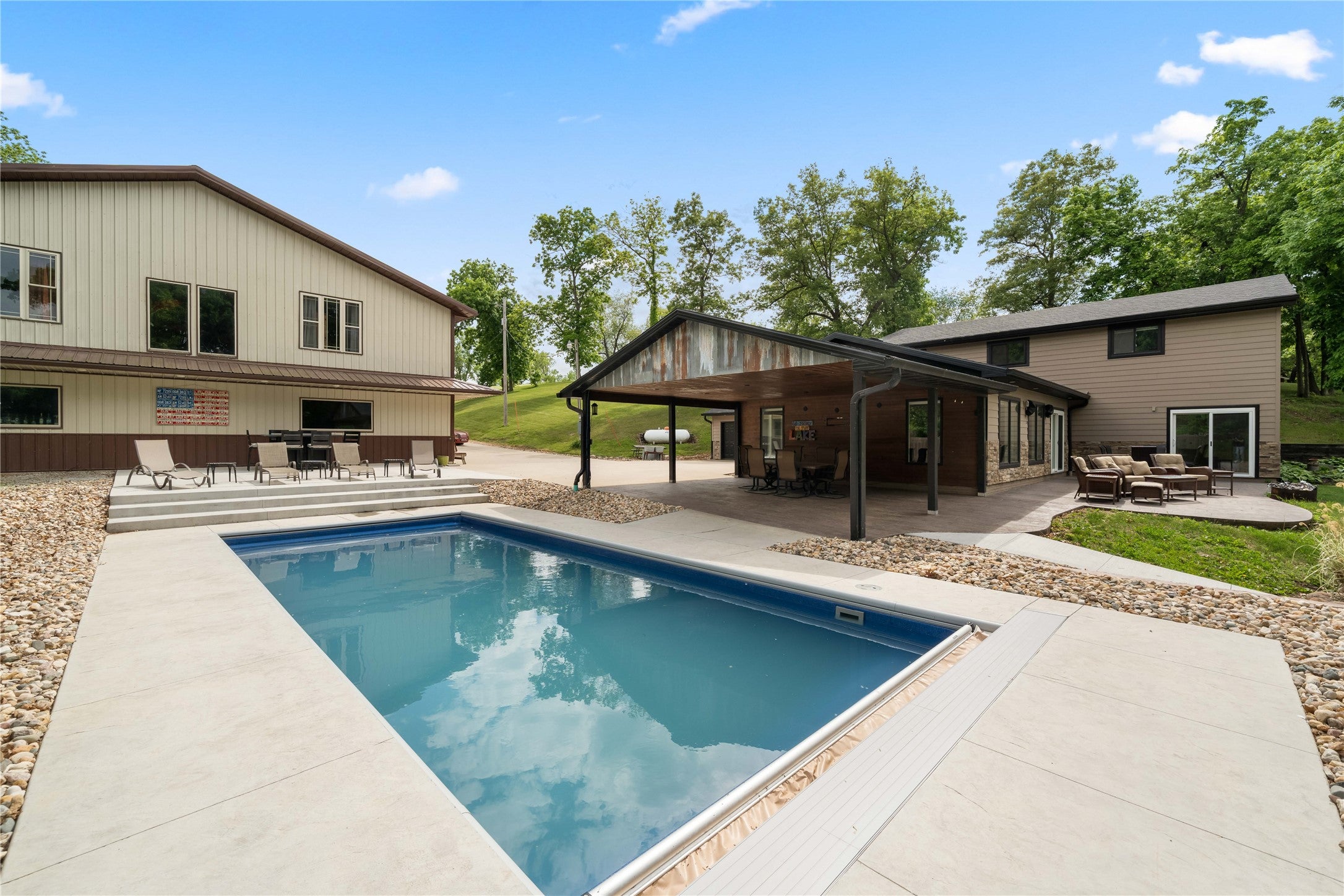 Montezuma, Iowa, 50171, United States, 8 Bedrooms Bedrooms, ,5 BathroomsBathrooms,Residential,Active,1829914