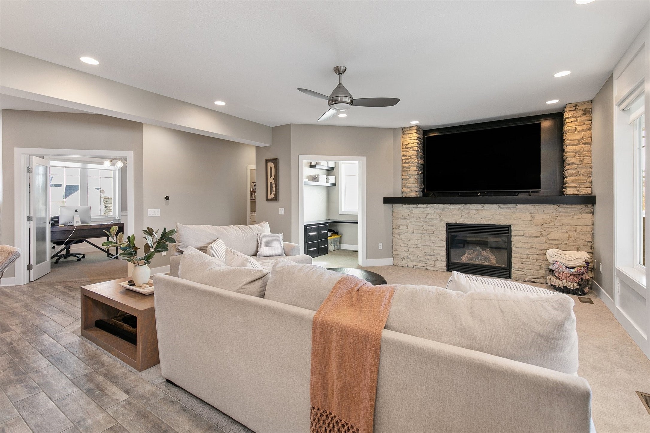 Clive, Iowa, 50325, United States, 5 Bedrooms Bedrooms, ,6 BathroomsBathrooms,Residential,Active,1993639