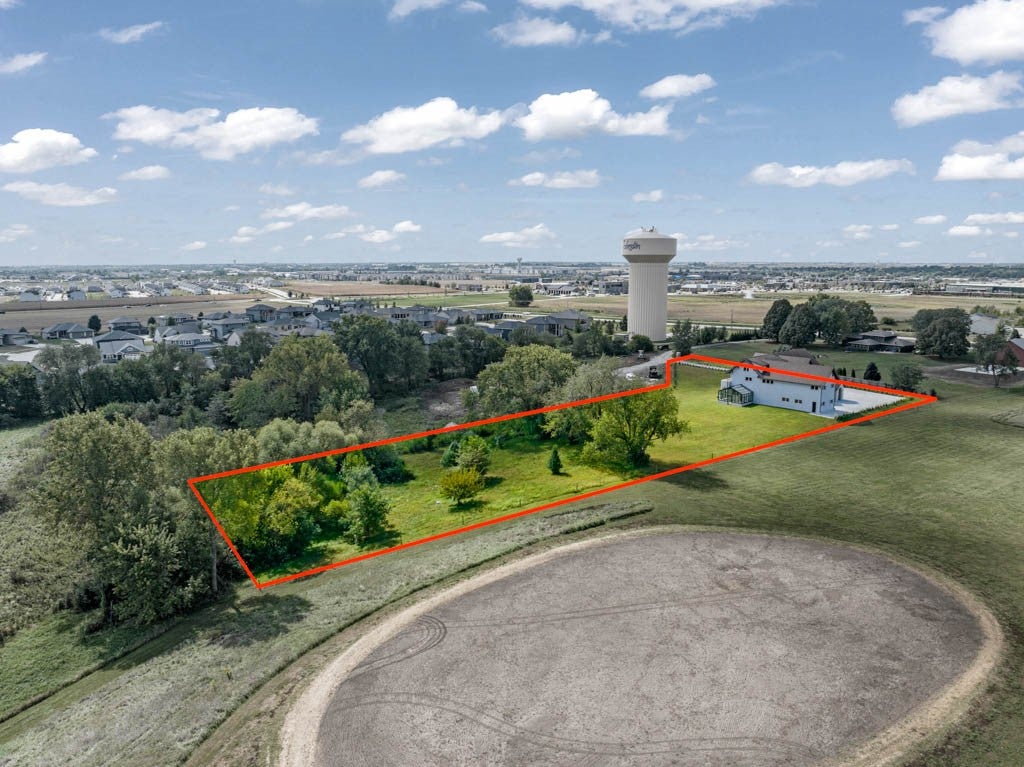 Johnston, Iowa, 50131, United States, 6 Bedrooms Bedrooms, ,8 BathroomsBathrooms,Residential,Active,1945305