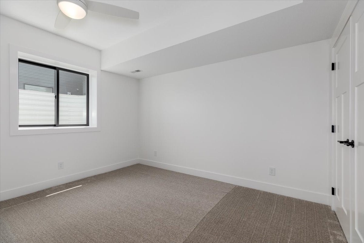 Ellston, Iowa, 50074, United States, 5 Bedrooms Bedrooms, ,3 BathroomsBathrooms,Residential,Active,1742141