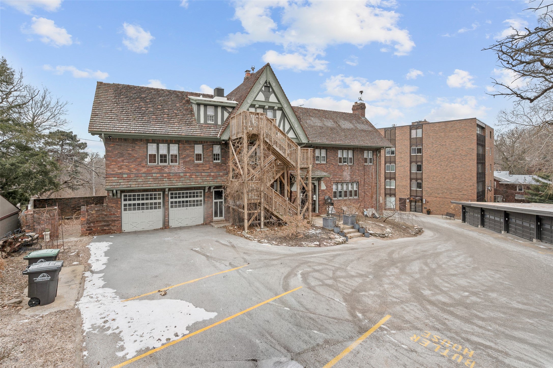 Des Moines, Iowa, 50312, United States, 7 Bedrooms Bedrooms, ,9 BathroomsBathrooms,Residential,Active,2014607