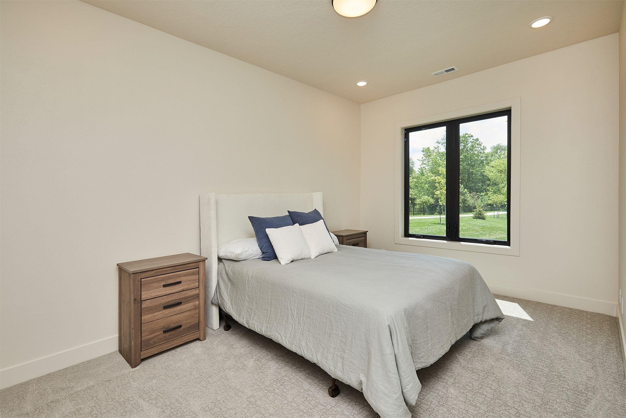 West Des Moines, Iowa, 50266, United States, 4 Bedrooms Bedrooms, ,5 BathroomsBathrooms,Residential,Active,1894164