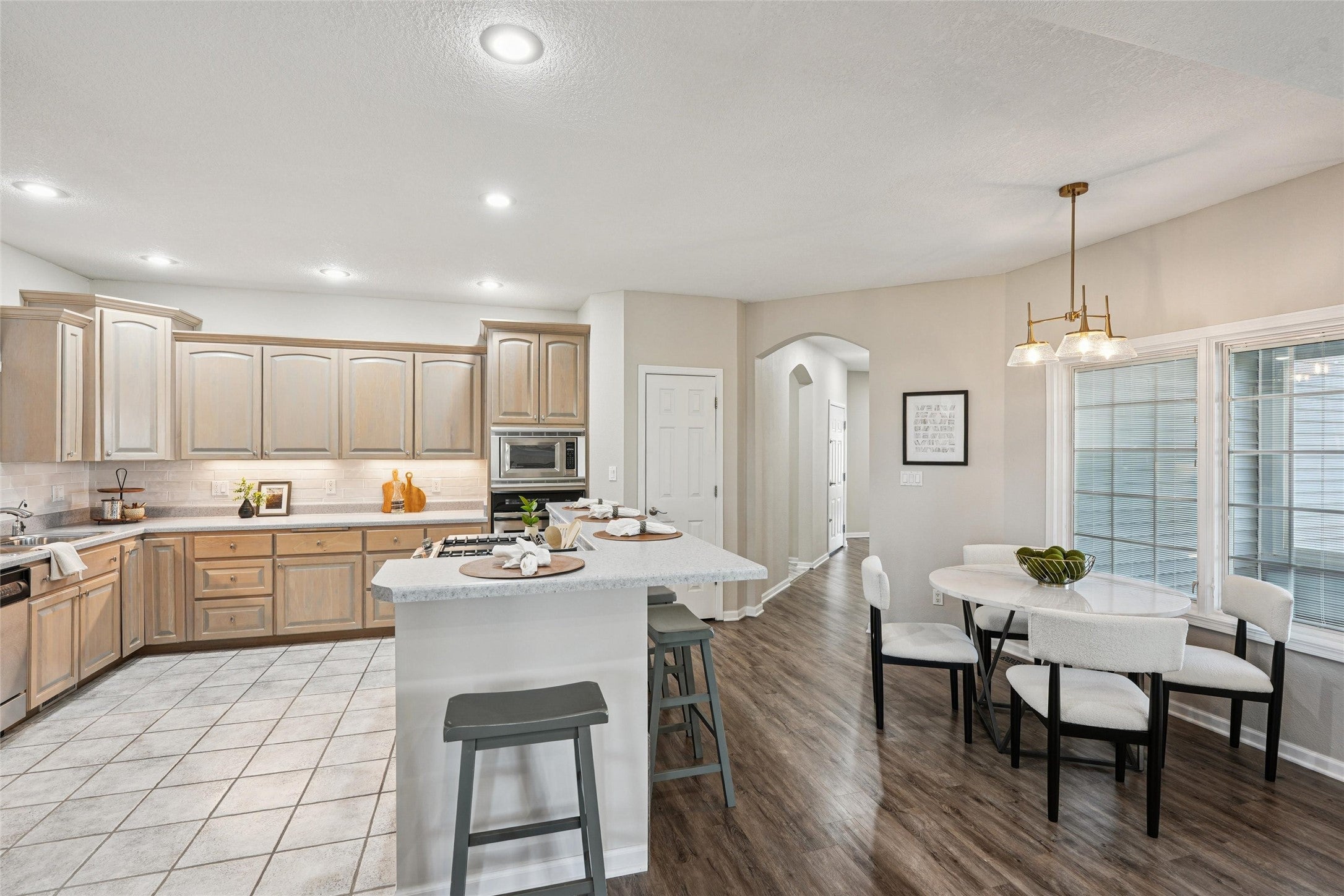 Granger, Iowa, 50109, United States, 3 Bedrooms Bedrooms, ,3 BathroomsBathrooms,Residential,Active,1968368