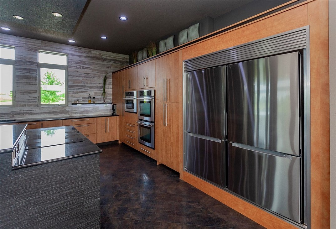 Van Meter, Iowa, 50261, United States, ,4 BathroomsBathrooms,Residential,Active,1757421