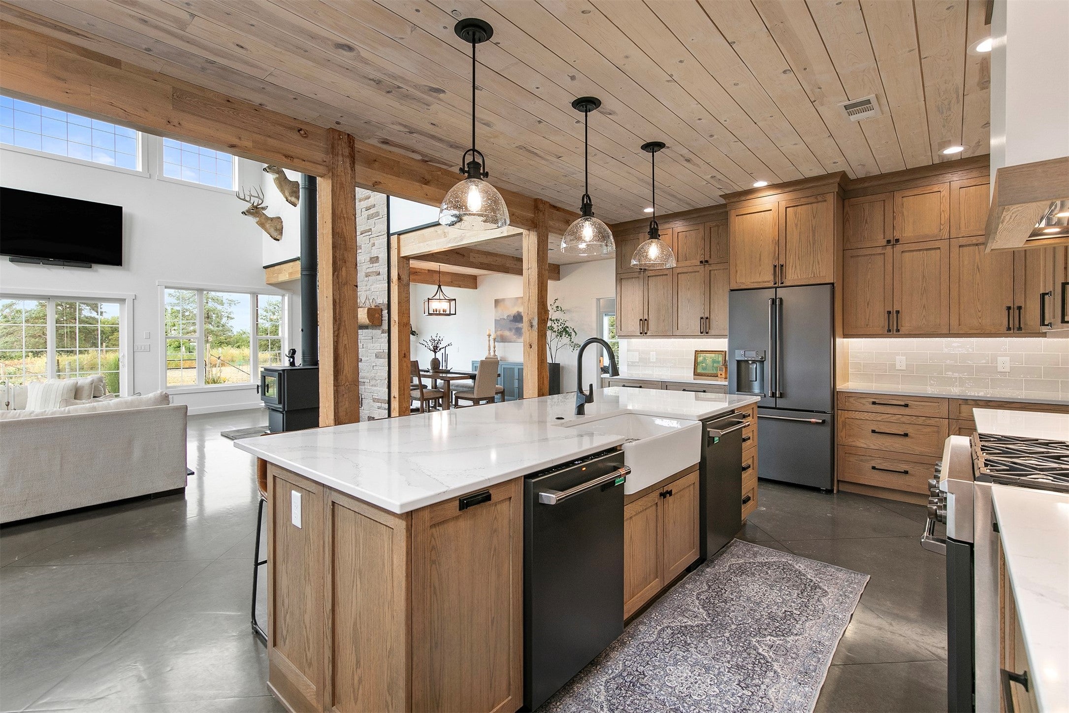 Winterset, Iowa, 50273, United States, 5 Bedrooms Bedrooms, ,5 BathroomsBathrooms,Residential,Active,1952277