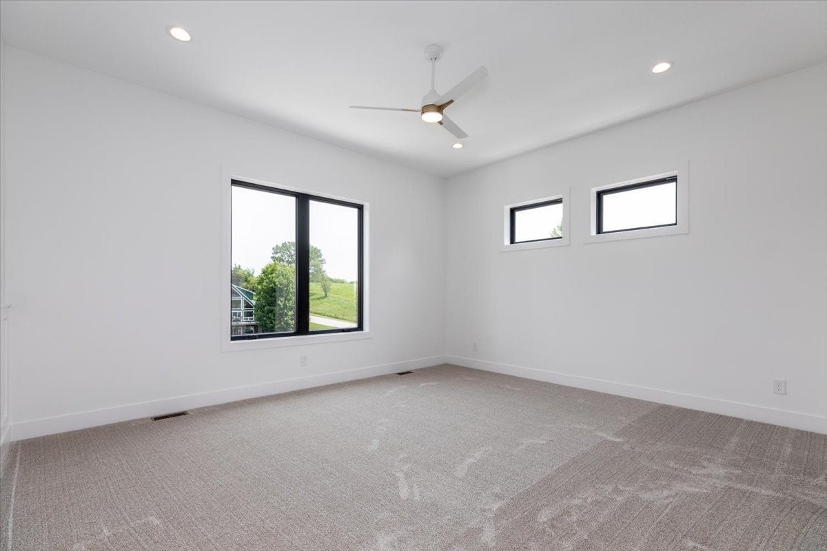 Ellston, Iowa, 50074, United States, 5 Bedrooms Bedrooms, ,3 BathroomsBathrooms,Residential,Active,1742141