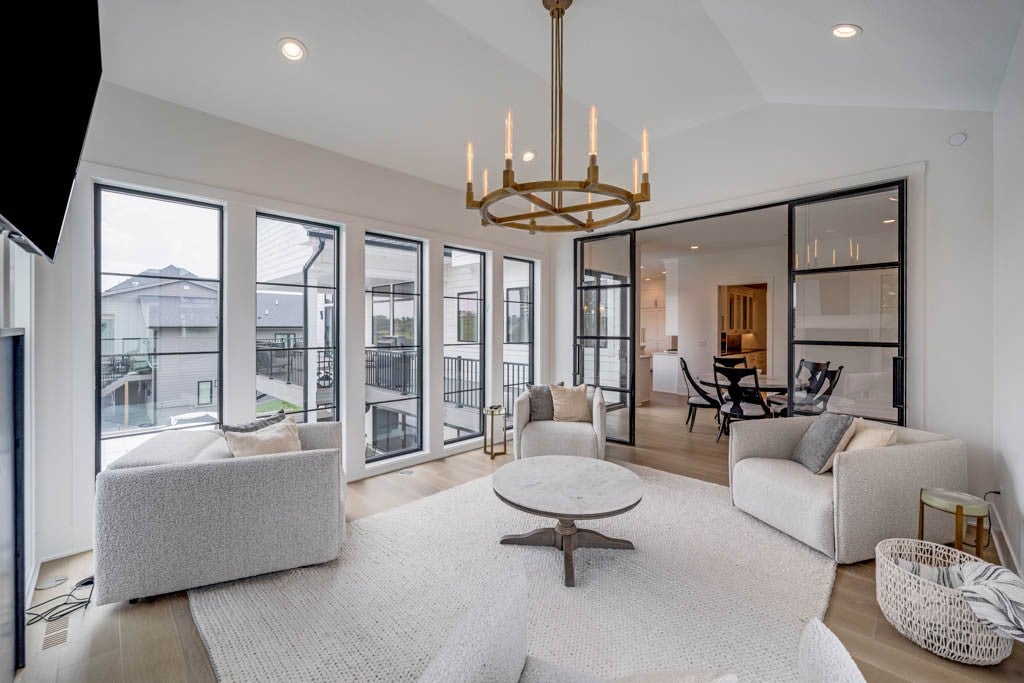 Clive, Iowa, 50325, United States, 5 Bedrooms Bedrooms, ,6 BathroomsBathrooms,Residential,Active,1909646