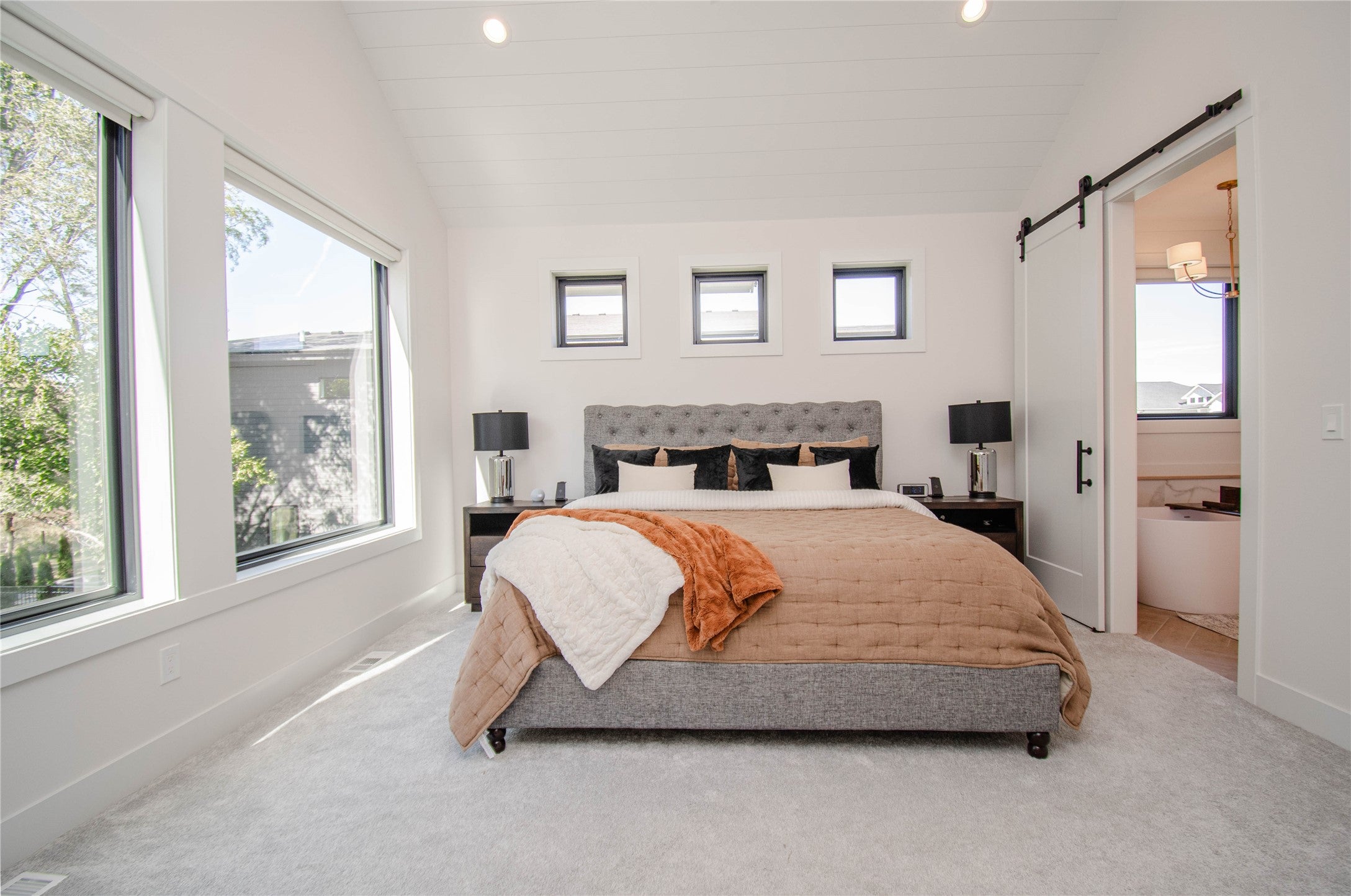 Clive, Iowa, 50325, United States, 4 Bedrooms Bedrooms, ,5 BathroomsBathrooms,Residential,Active,1964297