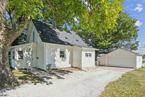 424 E 12TH ST S, NEWTON, IA 50208 - Image 1