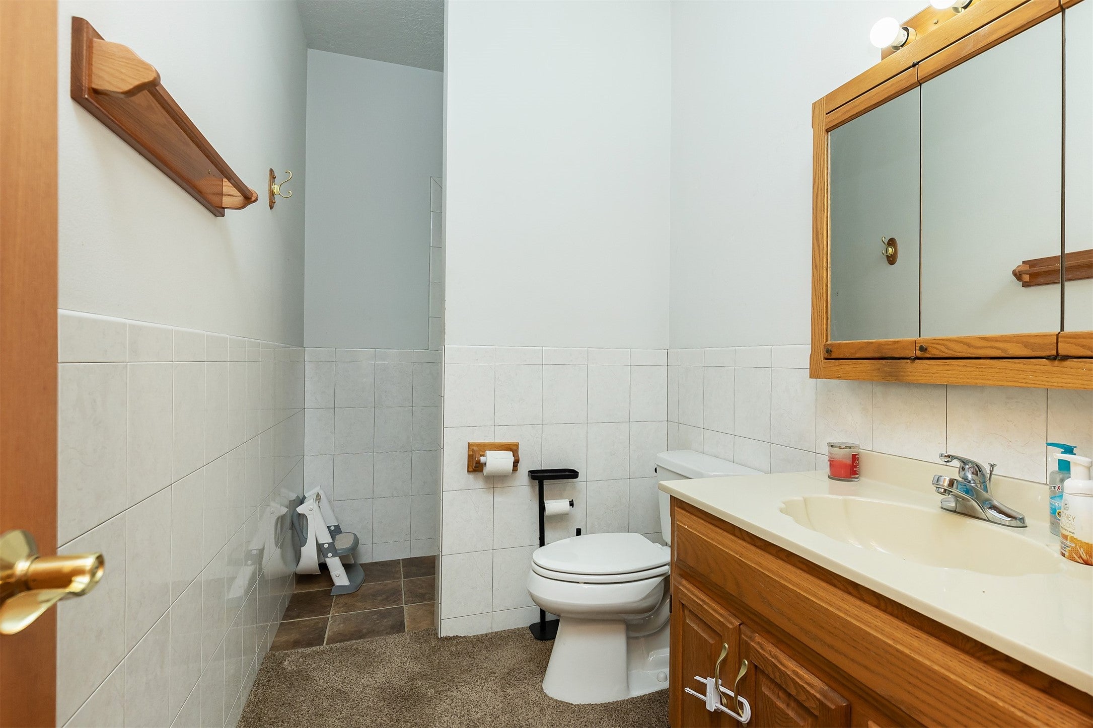 Johnston, Iowa, 50131, United States, 4 Bedrooms Bedrooms, ,3 BathroomsBathrooms,Residential,Active,1993960