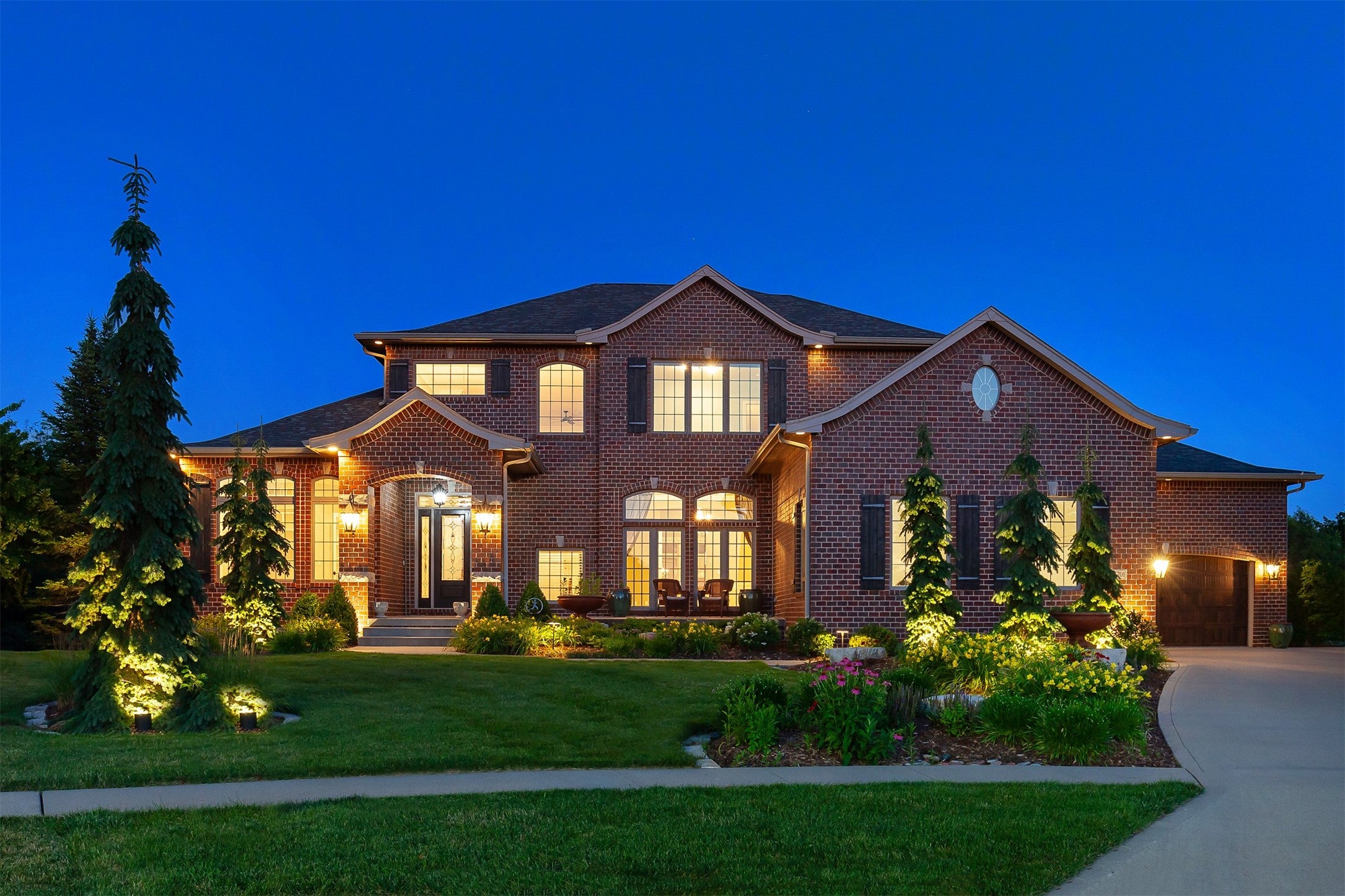 Urbandale, Iowa, 50323, United States, 5 Bedrooms Bedrooms, ,6 BathroomsBathrooms,Residential,Active,2011461