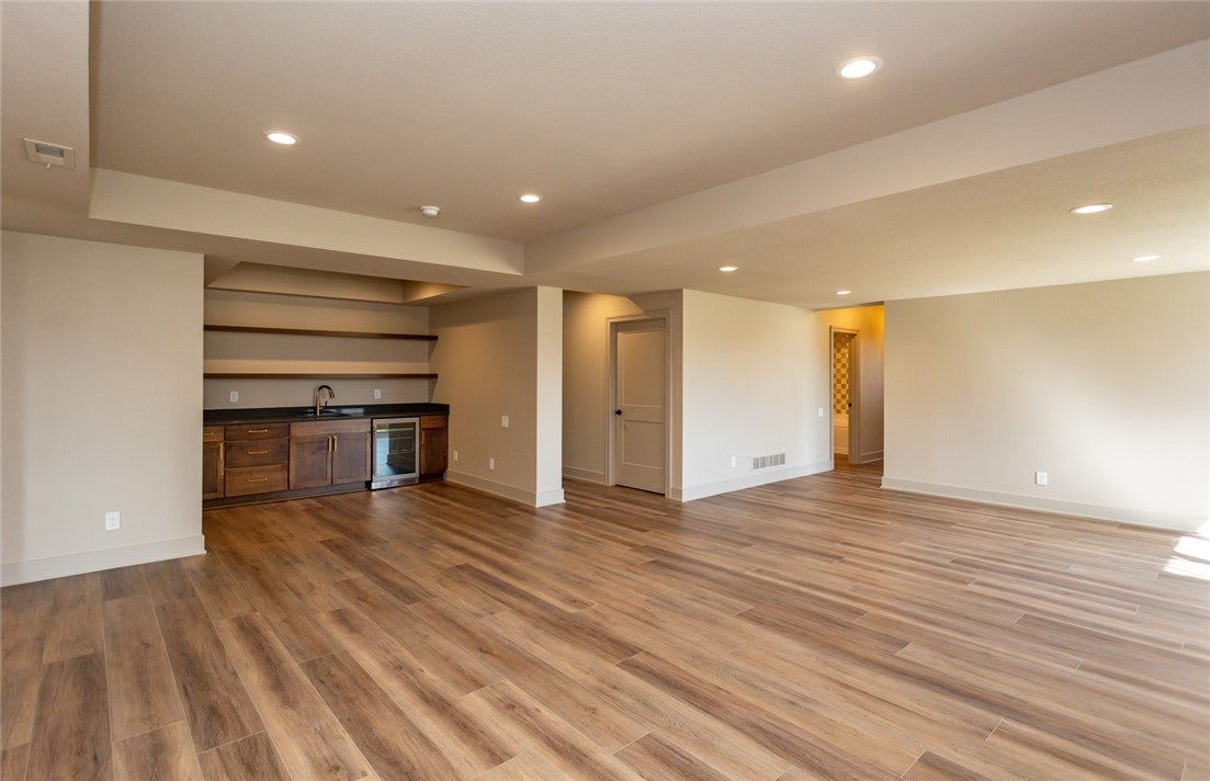 Grimes, Iowa, 50111, United States, 6 Bedrooms Bedrooms, ,5 BathroomsBathrooms,Residential,Active,1755255