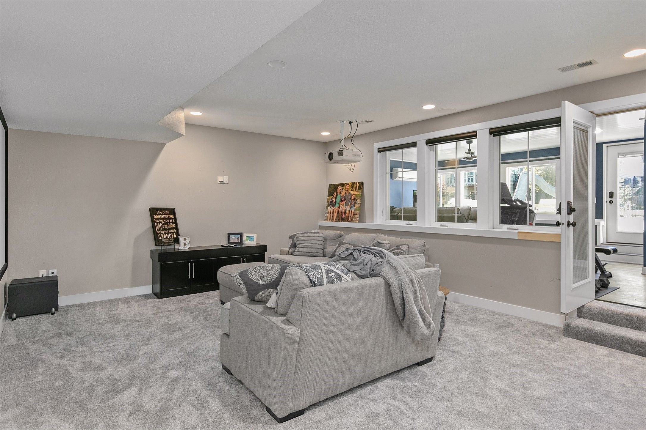 Clive, Iowa, 50325, United States, 5 Bedrooms Bedrooms, ,6 BathroomsBathrooms,Residential,Active,1993639