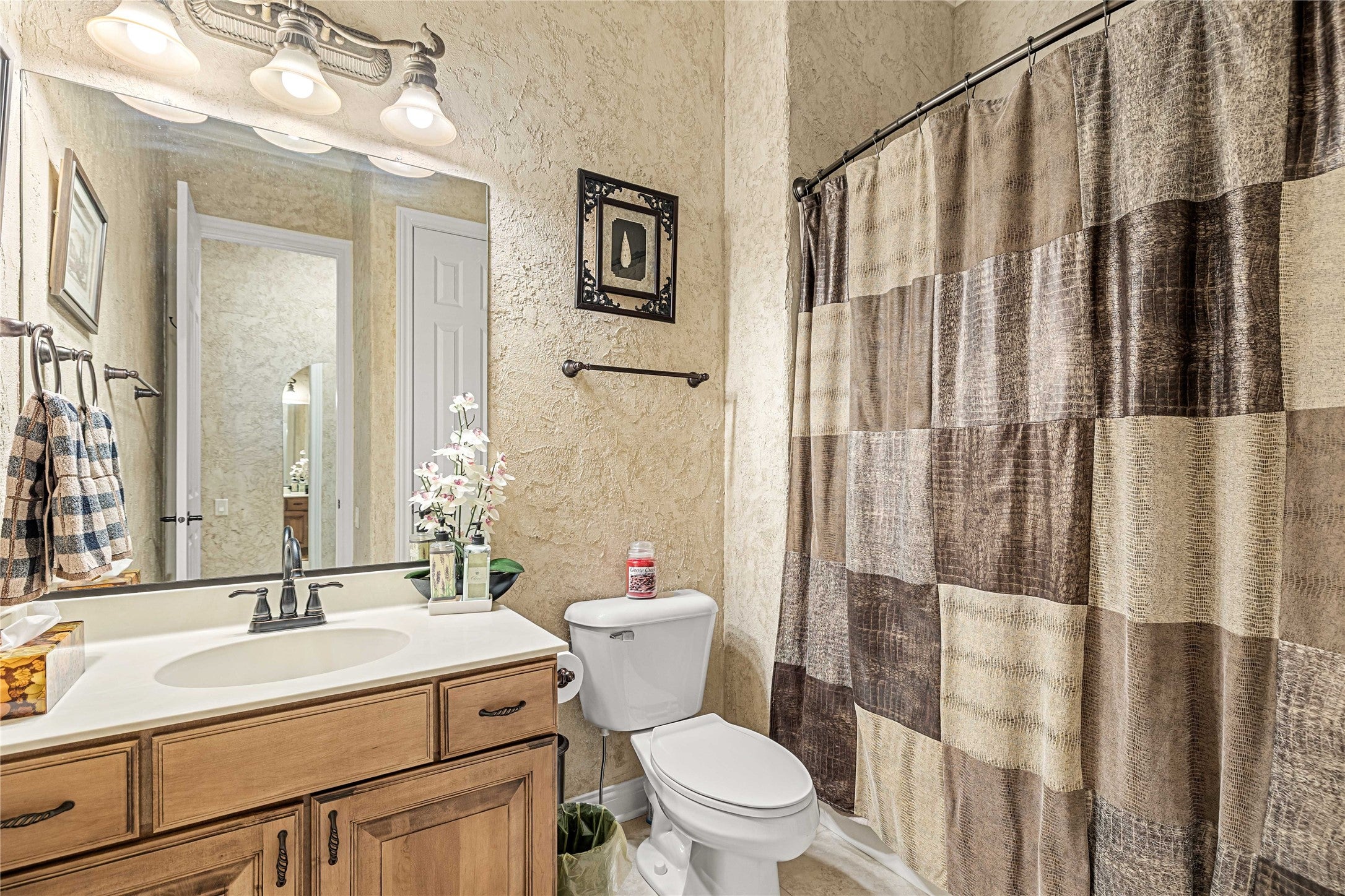 Ankeny, Iowa, 50021, United States, 5 Bedrooms Bedrooms, ,5 BathroomsBathrooms,Residential,Active,1987216