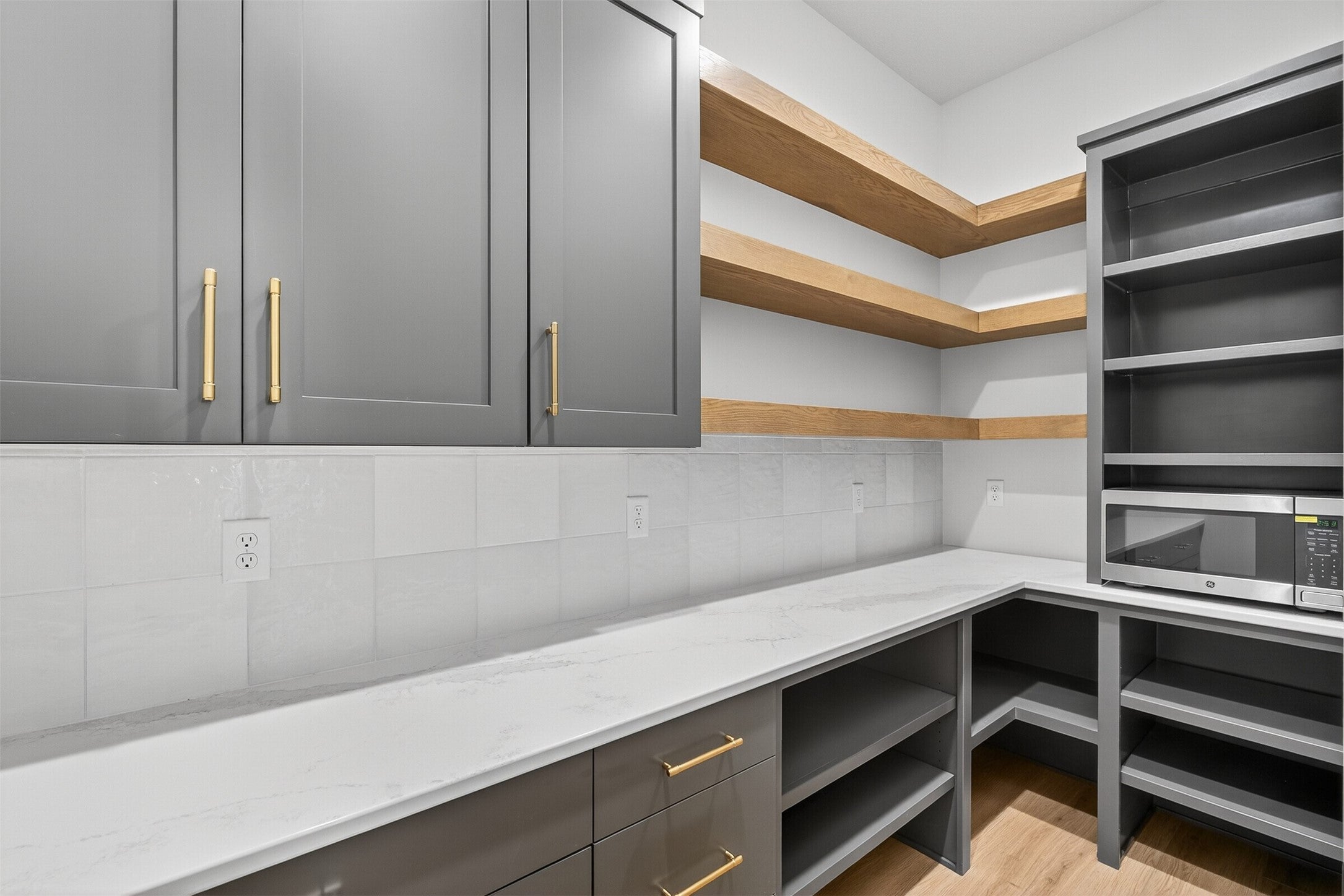 West Des Moines, Iowa, 50266, United States, 6 Bedrooms Bedrooms, ,5 BathroomsBathrooms,Residential,Active,2011872