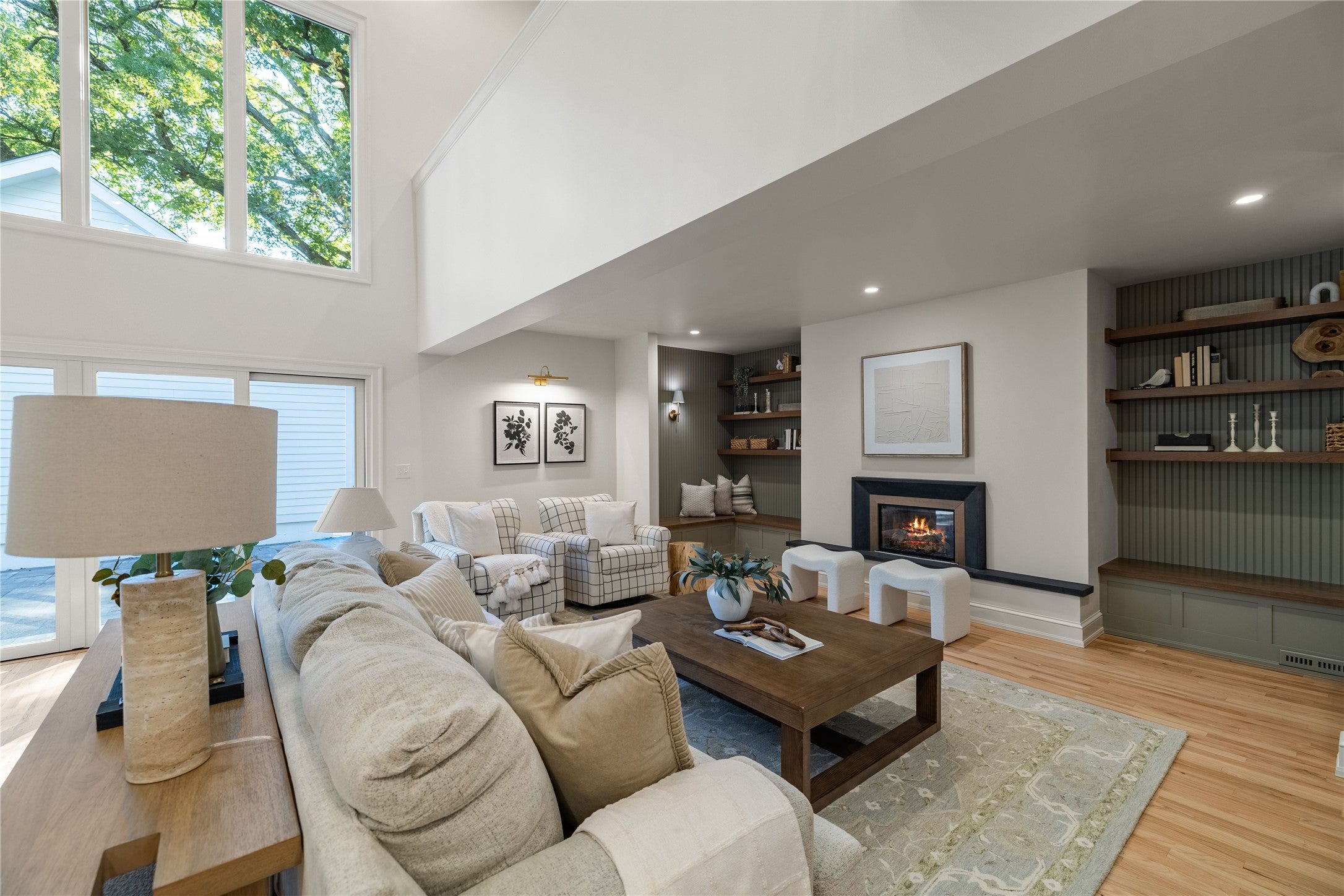 Des Moines, Iowa, 50312, United States, 5 Bedrooms Bedrooms, ,6 BathroomsBathrooms,Residential,Active,1963392