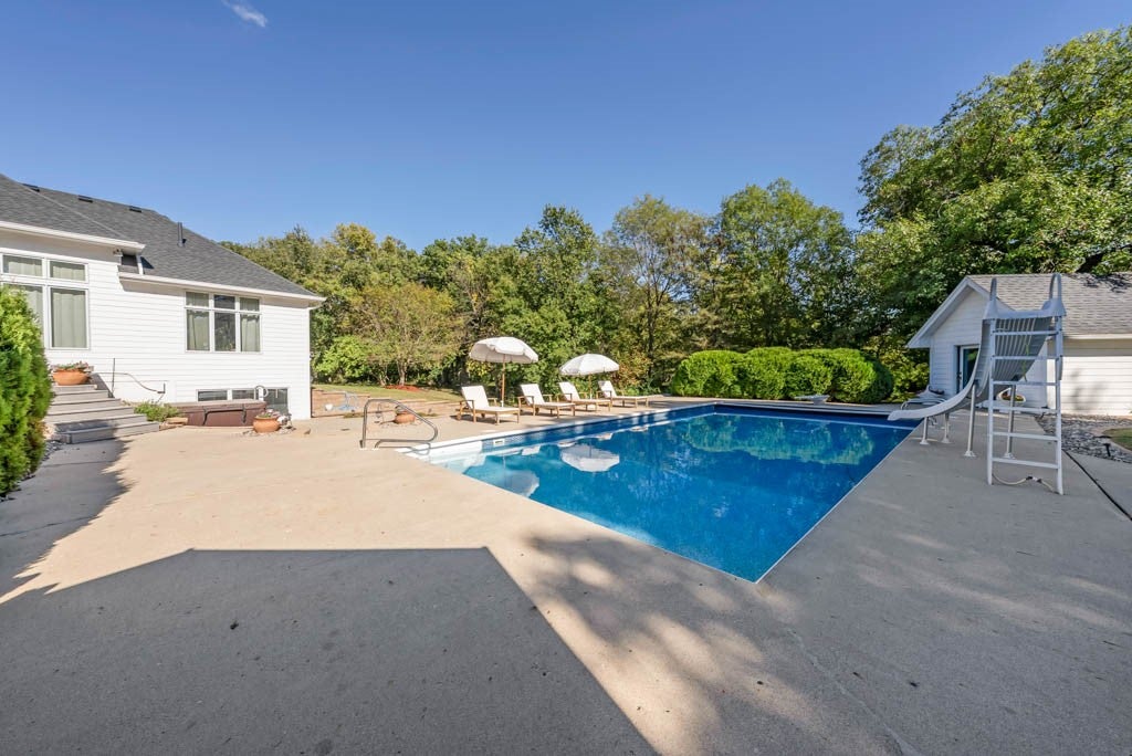 Bondurant, Iowa, 50035, United States, 5 Bedrooms Bedrooms, ,4 BathroomsBathrooms,Residential,Active,1961950