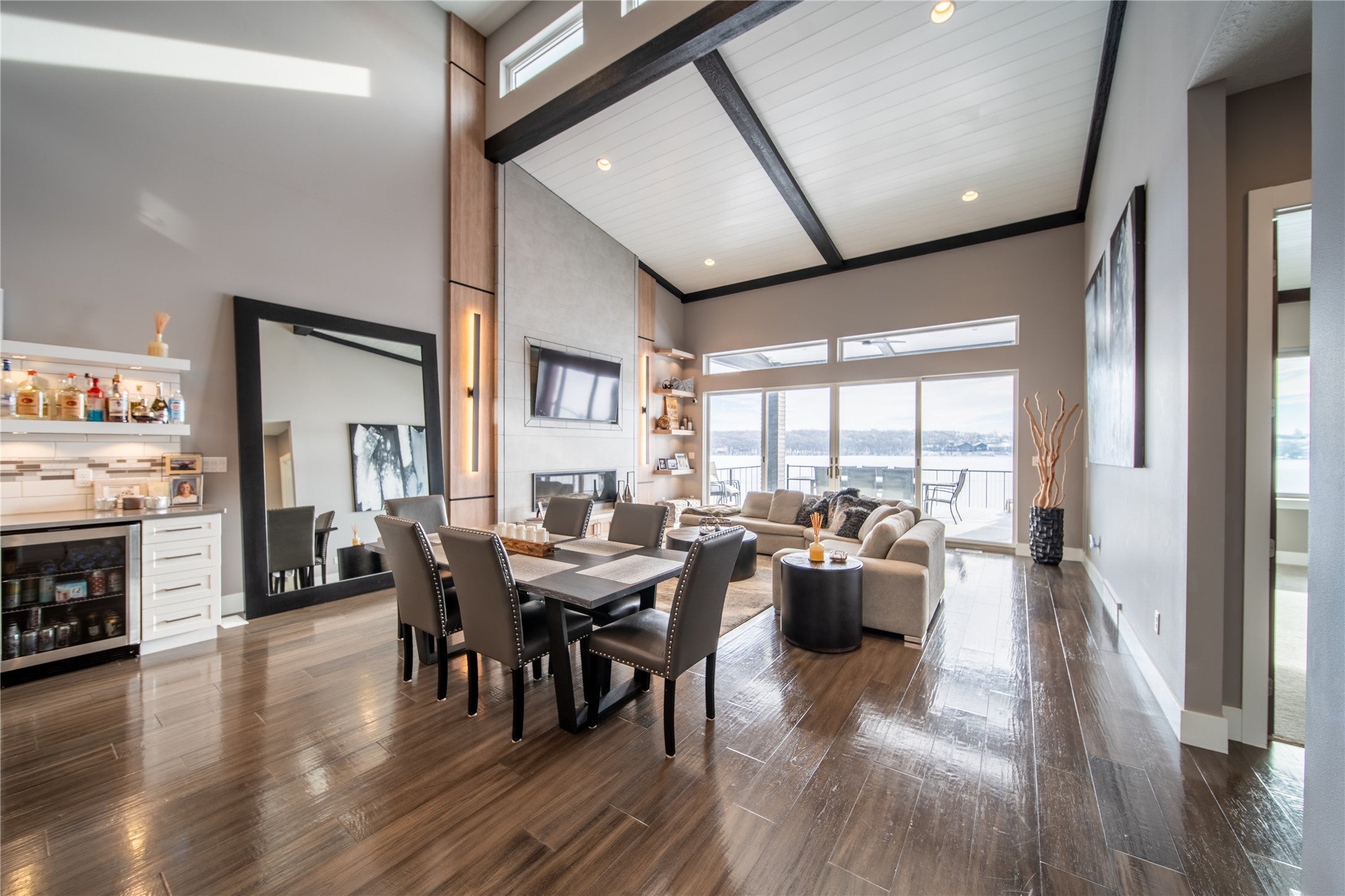 Spirit Lake, Iowa, 51360, United States, 7 Bedrooms Bedrooms, ,6 BathroomsBathrooms,Residential,Active,2007135