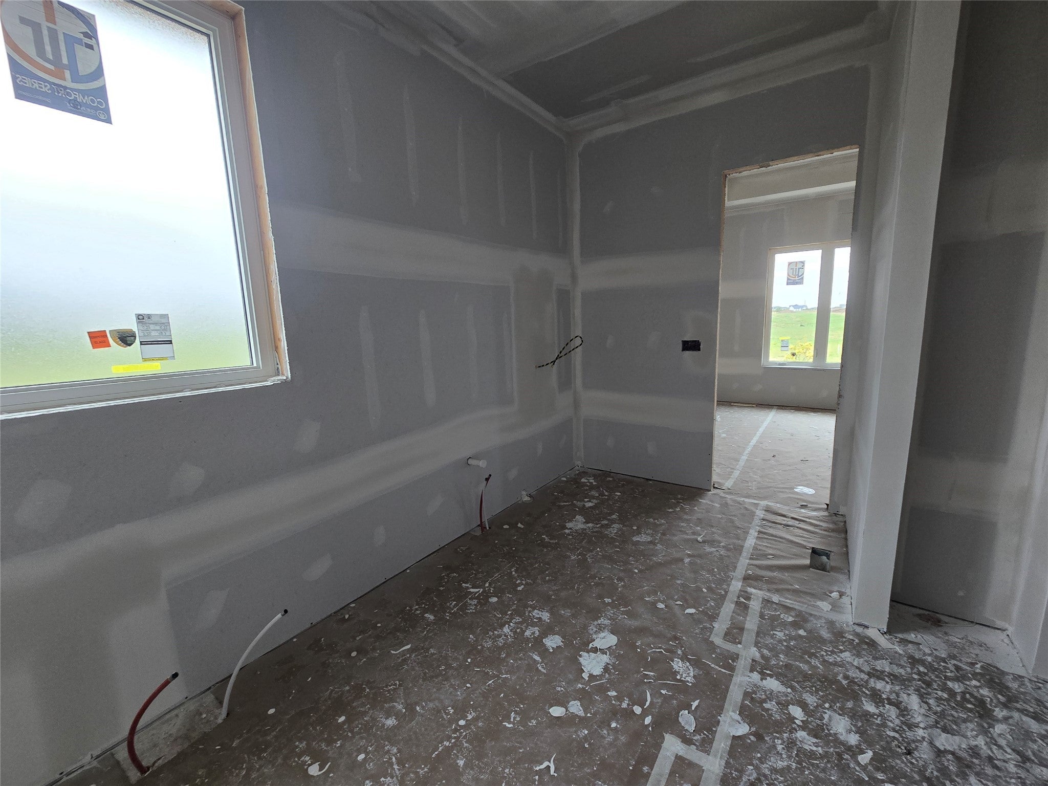 Urbandale, Iowa, 50323, United States, 4 Bedrooms Bedrooms, ,5 BathroomsBathrooms,Residential,Active,1945186