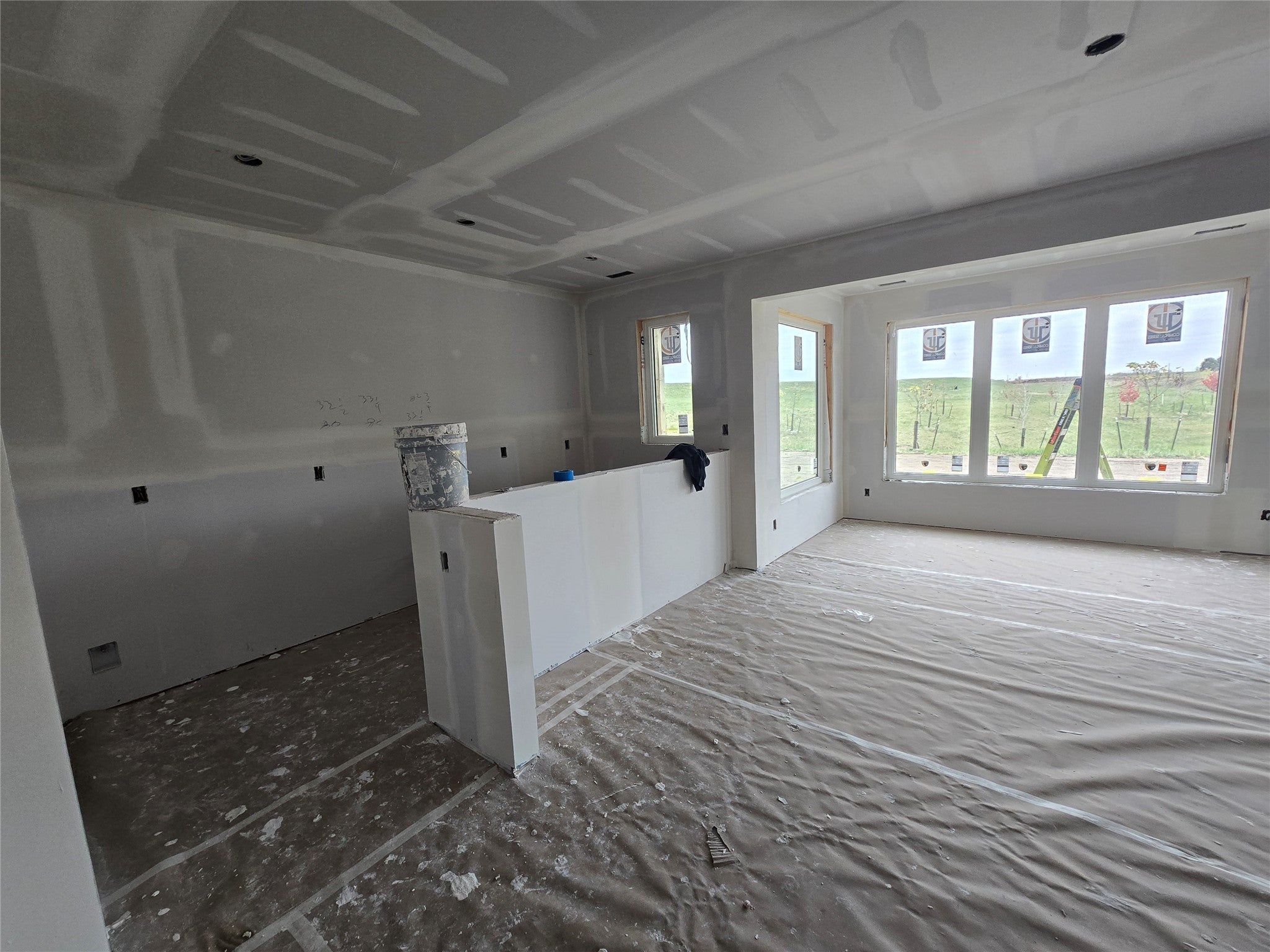 Urbandale, Iowa, 50323, United States, 4 Bedrooms Bedrooms, ,5 BathroomsBathrooms,Residential,Active,1945186