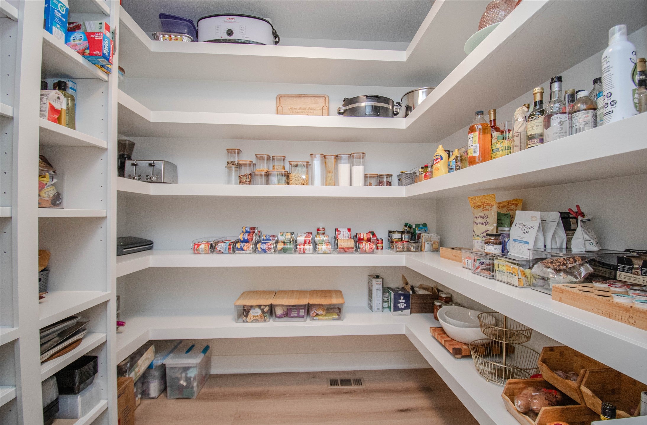 Clive, Iowa, 50325, United States, 4 Bedrooms Bedrooms, ,5 BathroomsBathrooms,Residential,Active,1964297