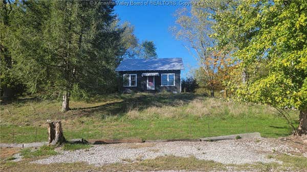 7820 W PARK AVE, HAMLIN, WV 25523 - Image 1