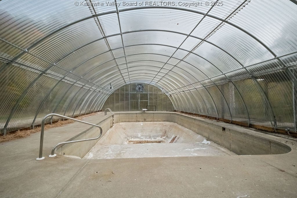 Culloden, West Virginia, 25510, United States, 3 Bedrooms Bedrooms, ,4 BathroomsBathrooms,Residential,Active,1972176