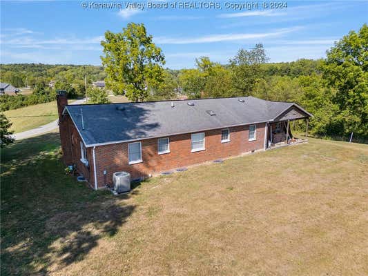 389 CHES WAL RD, SCOTT DEPOT, WV 25560, photo 5 of 39