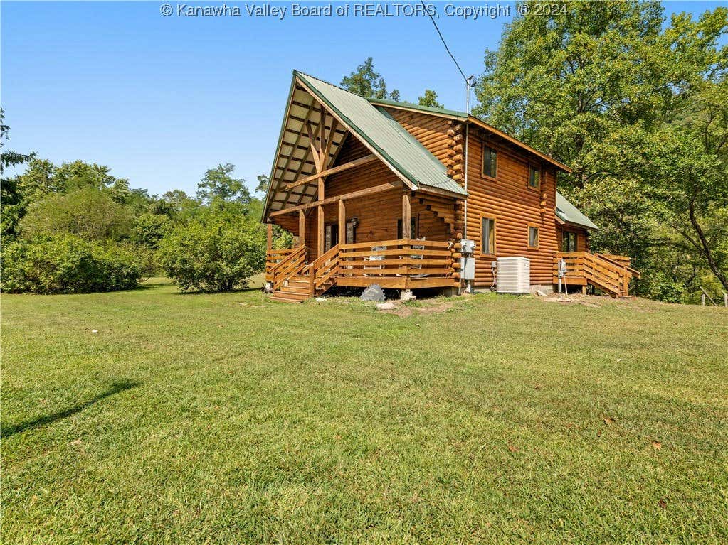 5022 NEW RIVER RD, HINTON, WV 25951, photo 1 of 24