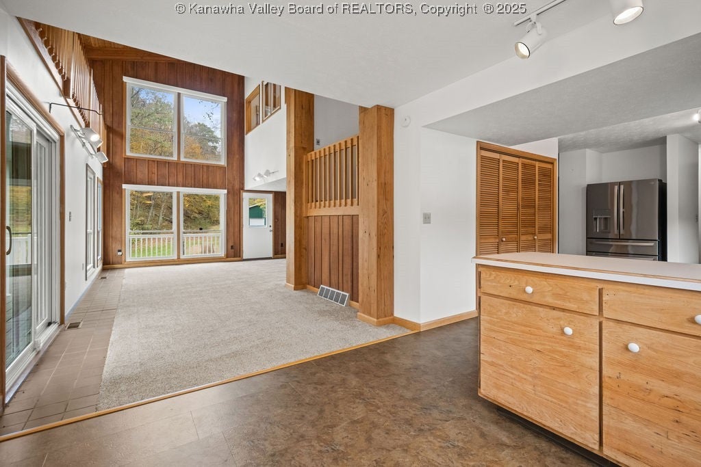 Culloden, West Virginia, 25510, United States, 3 Bedrooms Bedrooms, ,4 BathroomsBathrooms,Residential,Active,1972176