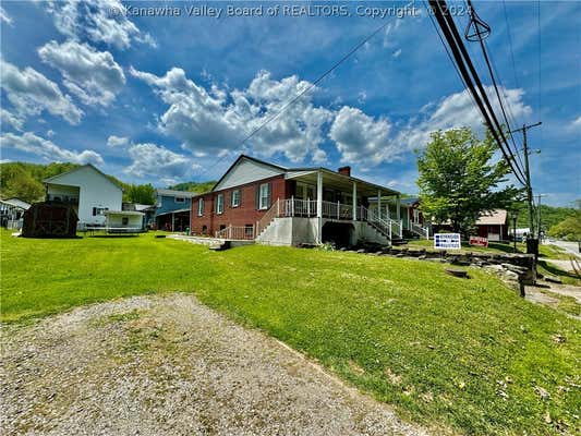 212 RIVERSIDE DR W, MADISON, WV 25130 - Image 1