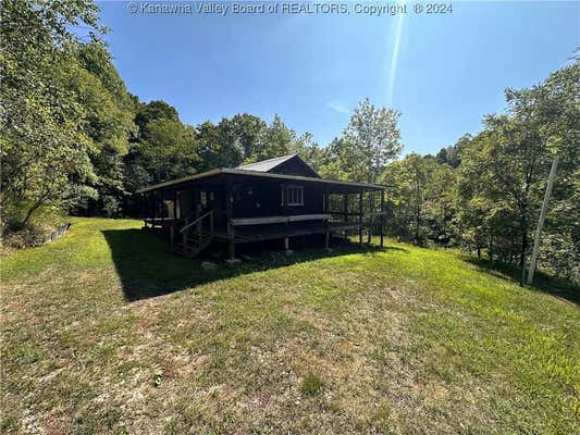 16236 PARKERSBURG RD, ELIZABETH, WV 26143 - Image 1