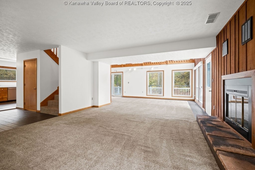 Culloden, West Virginia, 25510, United States, 3 Bedrooms Bedrooms, ,4 BathroomsBathrooms,Residential,Active,1972176