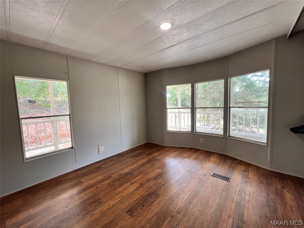 Wetumpka, Alabama, 36092, United States, ,2 BathroomsBathrooms,Residential,Active,1702299