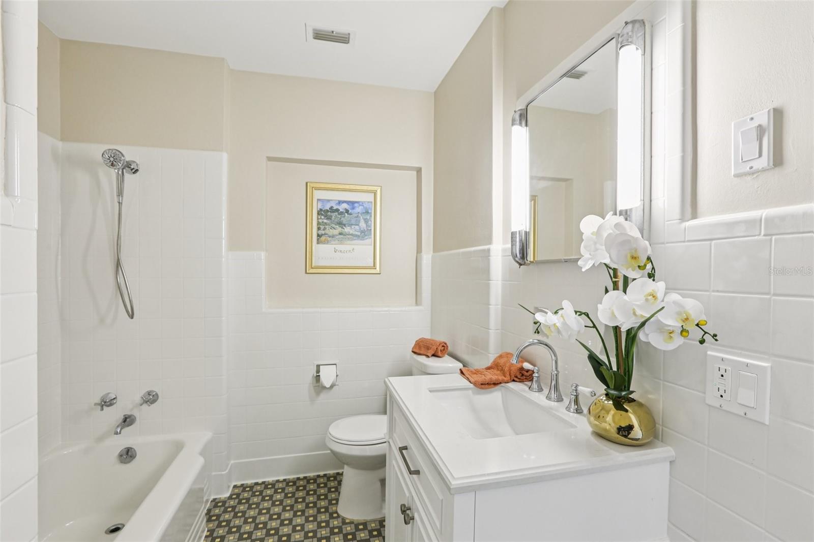 St Petersburg, Florida, 33705, United States, 4 Bedrooms Bedrooms, ,4 BathroomsBathrooms,Residential,Active,1927682