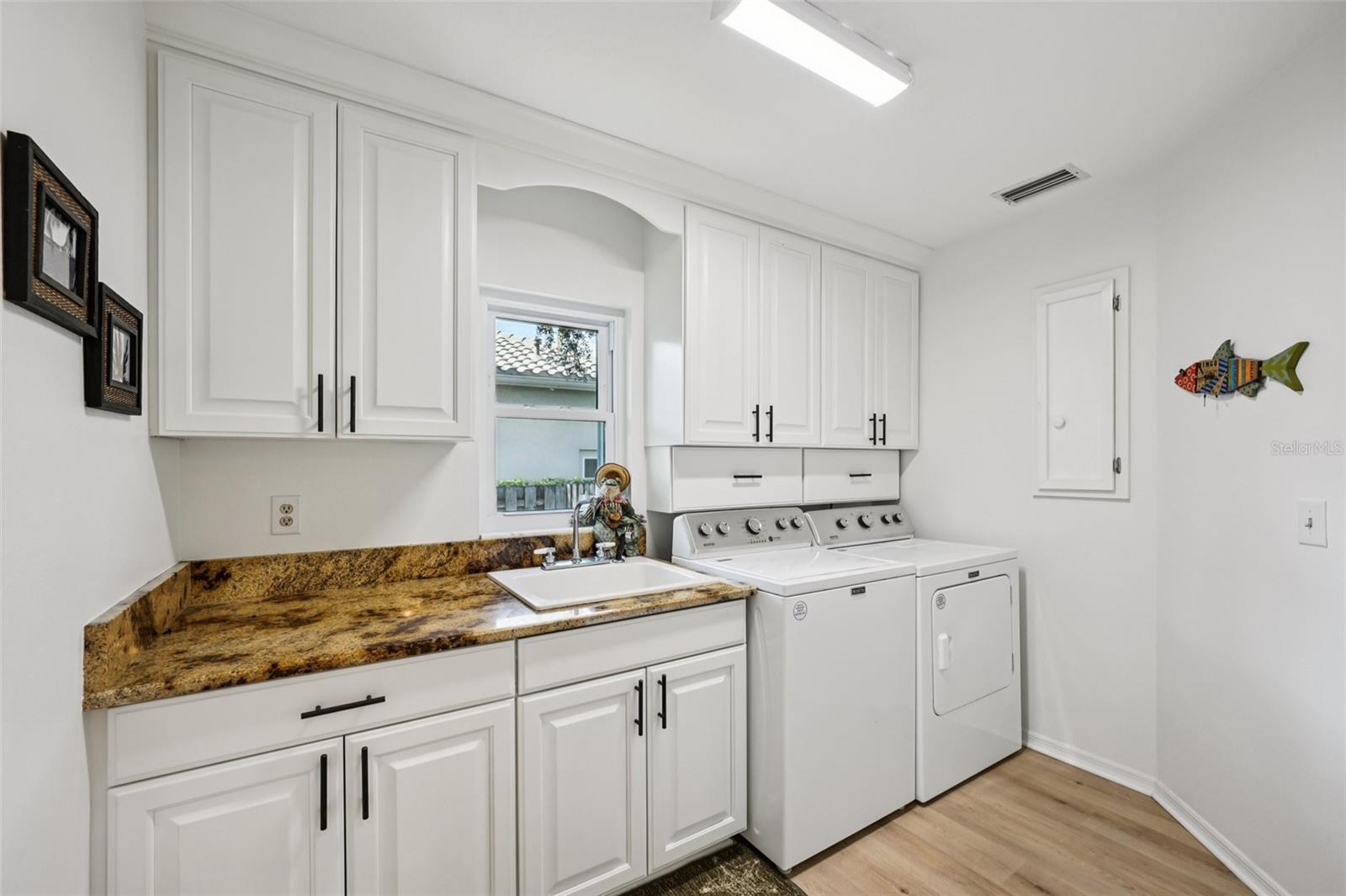 St Petersburg, Florida, 33703, United States, 4 Bedrooms Bedrooms, ,4 BathroomsBathrooms,Residential,Active,1994976